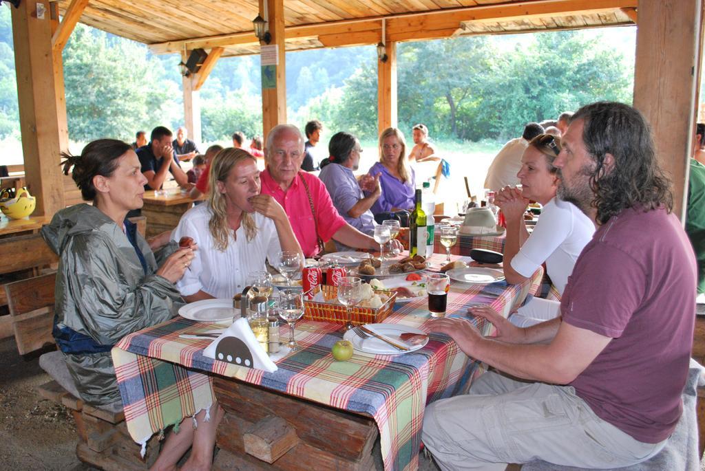 Rafting Camp Tara Center Tri Vodenice Bastasi Oda fotoğraf